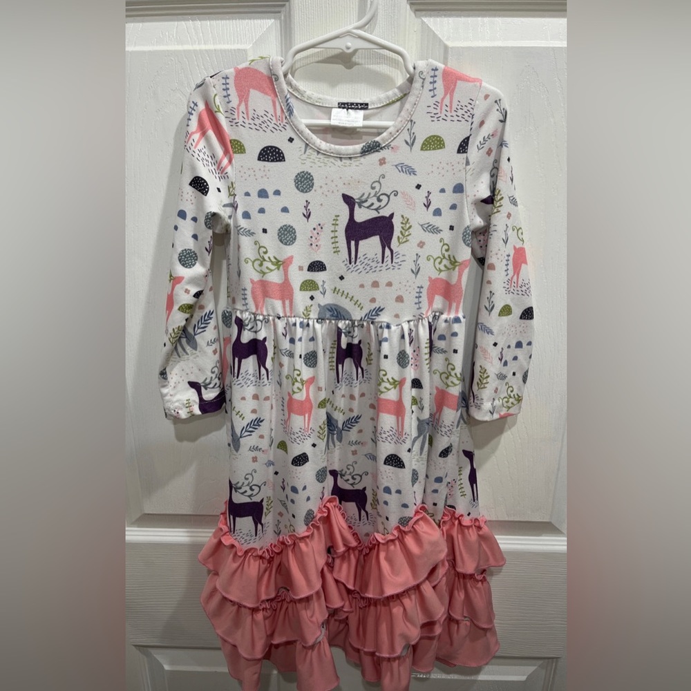 Kids ruffle dress size M
